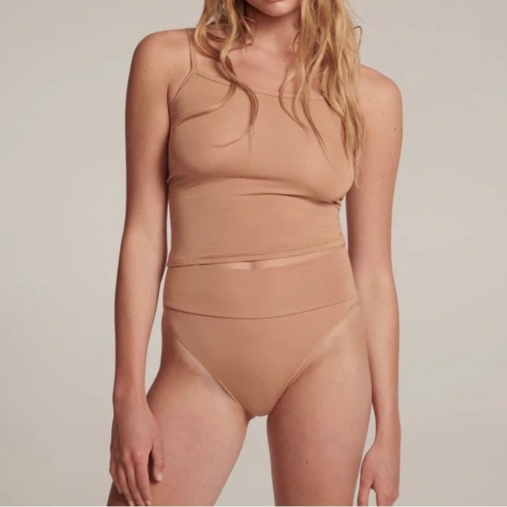 NWT SKIMS sleep brief